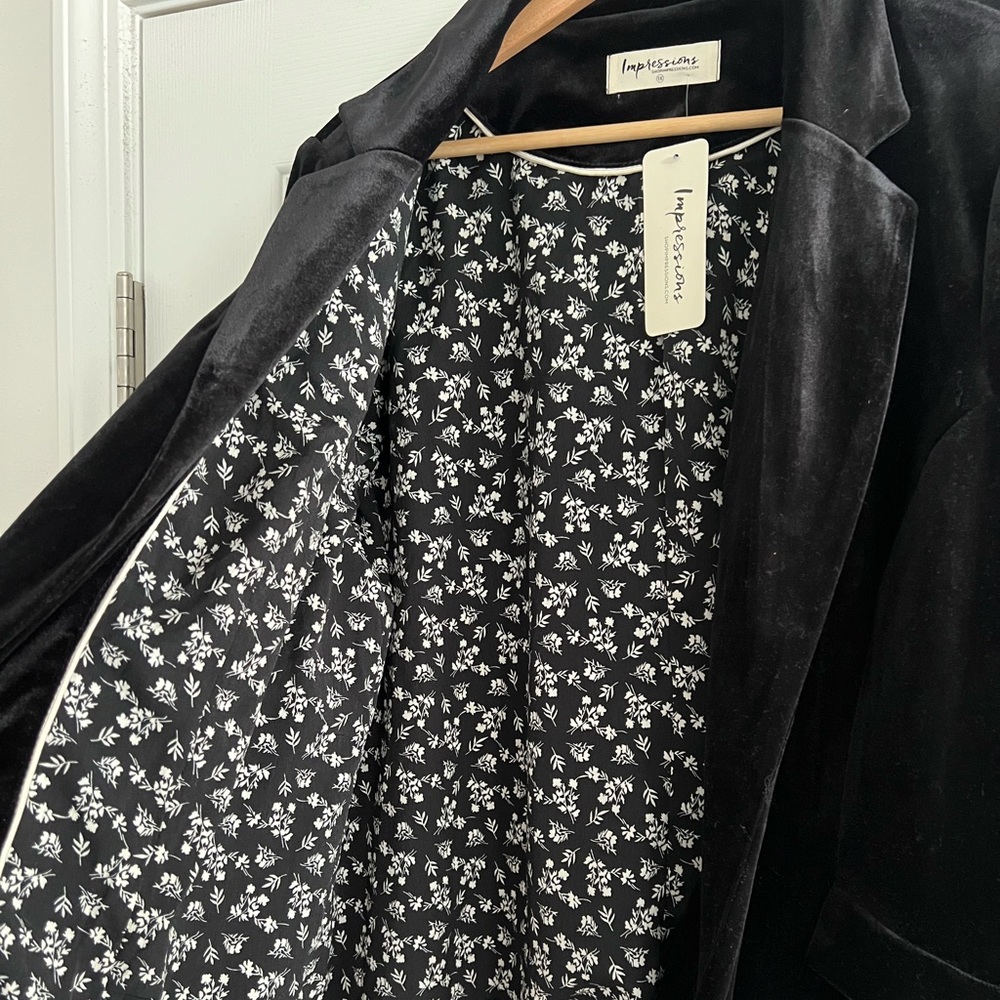 Velvet Blazer | 1X - Picture 5 of 7